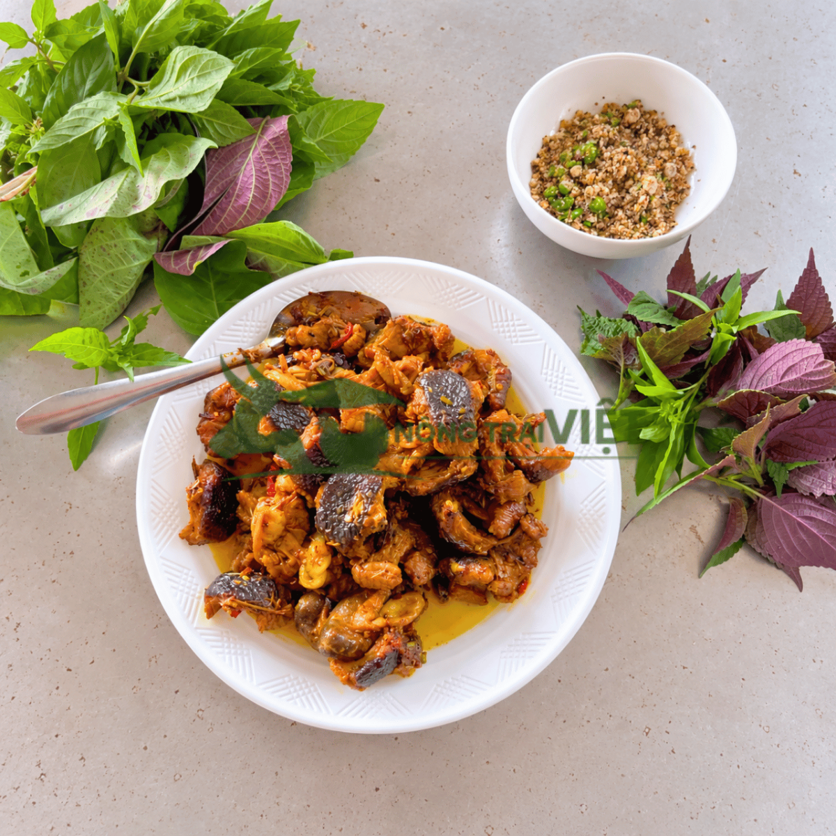 Món rắn ri cá xào lăn với sả